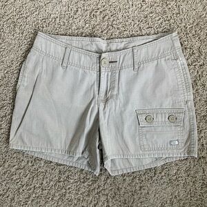 North Face 4” gray chino size 4” outdoor hiking shorts
